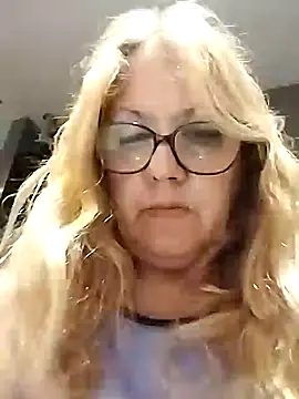 Snapshot of JennyInVegas chatting on December 3, 2025, 5:11 pm JennyInVegas online show from December 3, 2025, 5:11 pm