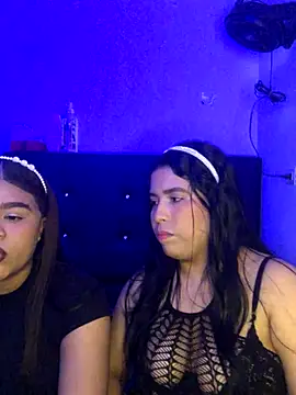 Snapshot of 2moons_full_of_love chatting on November 6, 2025, 11:15 pm 2moons full of love online show from November 6, 2025, 11:15 pm