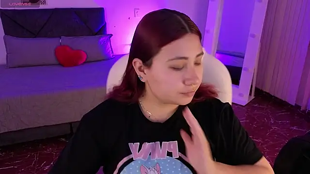 littlee red online show from February 13, 2026, 7:21 pm