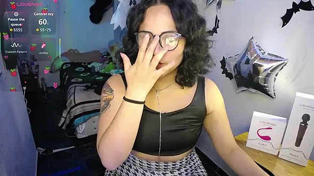 Snapshot of Ladyswap chatting on November 8, 2025, 3:07 am Ladyswap online show from November 8, 2025, 3:07 am