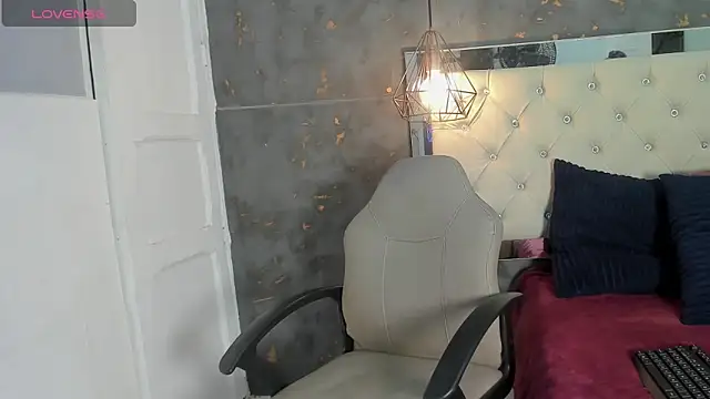 Snapshot of karla_ruso chatting on October 25, 2025, 12:45 pm karla ruso online show from October 25, 2025, 12:45 pm