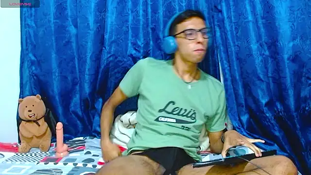 DavTwink3100 online show from March 6, 2026, 1:35 am