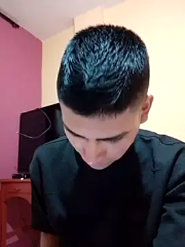 Emiliano Reyes online show from November 17, 2025, 2:01 pm