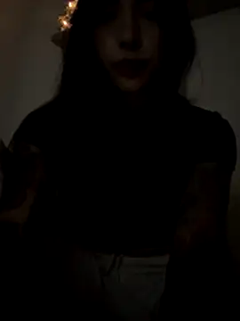 valeriahornier online show from December 22, 2025, 1:57 am