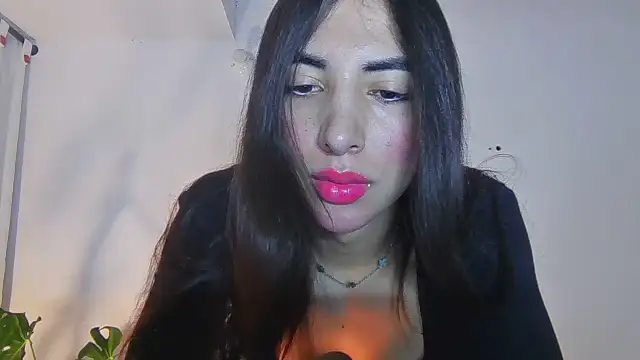 valeriahornier online show from July 8, 2026, 1:43 am