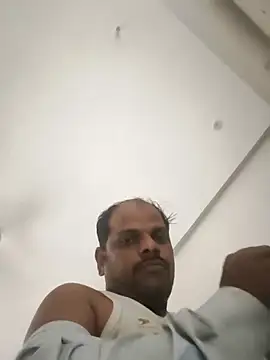 RNlov online show from November 7, 2025, 6:08 pm