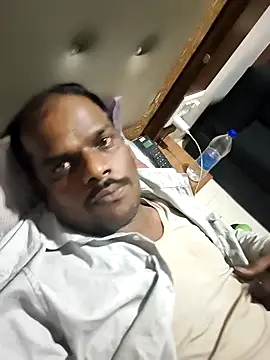 RNlov online show from November 10, 2025, 4:17 pm