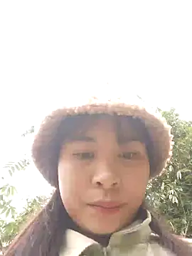 Squirrel-Pear online show from November 3, 2025, 10:16 am