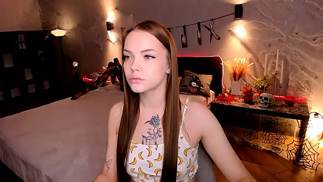 MelissaBell  online show from October 28, 2025, 2:04 am