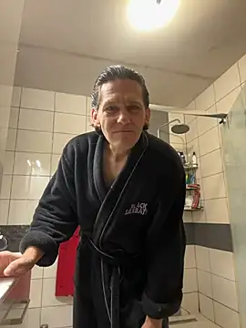 kon77777 online show from November 10, 2025, 4:22 am