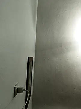 Bugattiveyron1 online show from December 4, 2025, 9:45 pm