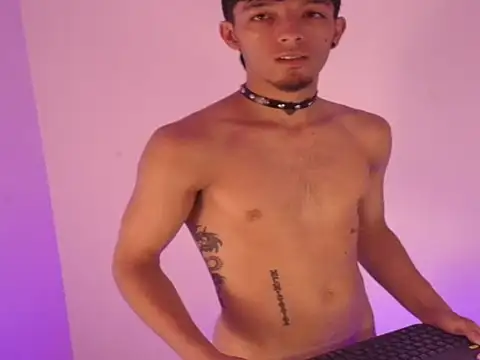 Snapshot of rosse__one chatting on November 16, 2025, 6:46 pm rosse one online show from November 16, 2025, 6:46 pm