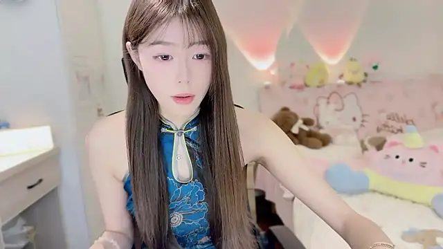 Onecutelittle online show from November 3, 2025, 6:14 am