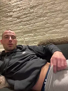 Rotteei1 online show from February 6, 2026, 6:22 pm