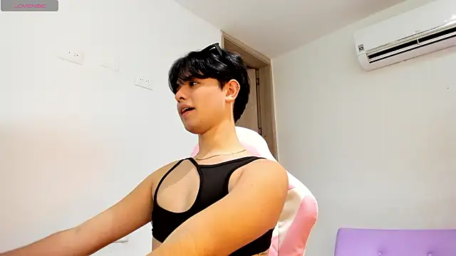 Snapshot of Sweet_Beomm chatting on February 21, 2026, 3:57 pm Sweet Beomm online show from February 21, 2026, 3:57 pm