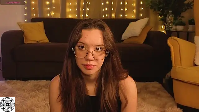 FabiolaCowing online show from November 1, 2025, 5:04 pm