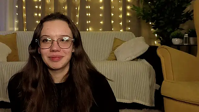 FabiolaCowing online show from November 13, 2025, 6:29 pm