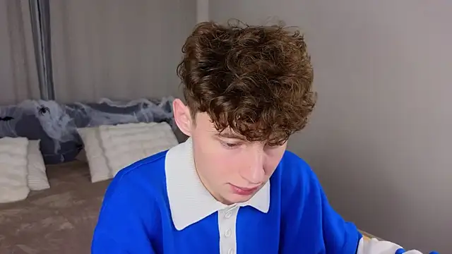 crisp1n online show from November 5, 2025, 3:01 pm