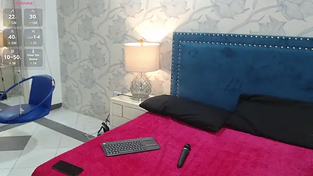 Rachellparker  online show from December 4, 2025, 11:30 am