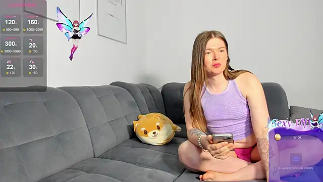 EmiliaRhodes online show from April 19, 2026, 5:23 pm