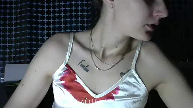 Snapshot of Err_Ass chatting on October 20, 2025, 7:03 pm Err Ass online show from October 20, 2025, 7:03 pm