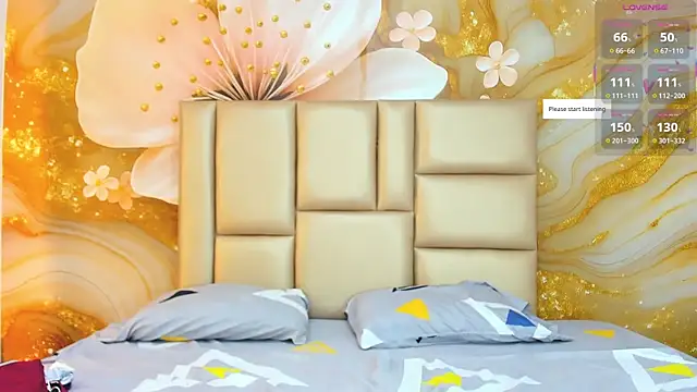 NahomiWalker  online show from April 16, 2026, 7:03 pm