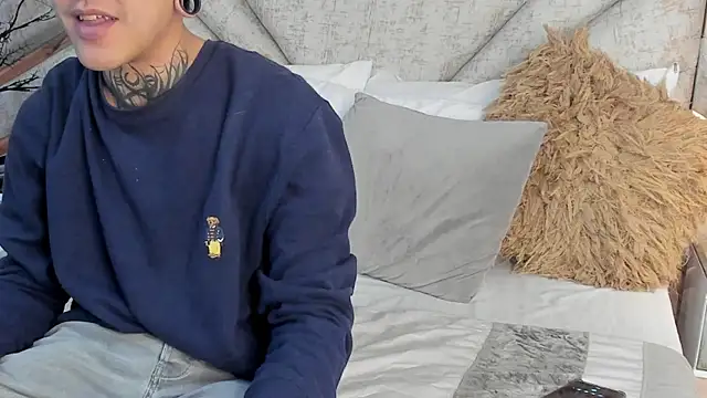 SantiOlsen online show from December 2, 2025, 11:59 am