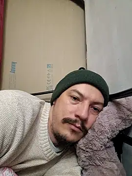 bbyxklaus online show from October 26, 2025, 5:52 pm