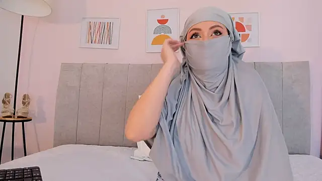 fatiima  online show from October 25, 2025, 7:19 pm