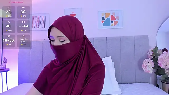 fatiima  online show from November 3, 2025, 7:04 pm