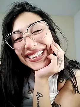 Snapshot of Chinitaaa28 chatting on November 4, 2025, 8:02 am Chinitaaa28 online show from November 4, 2025, 8:02 am