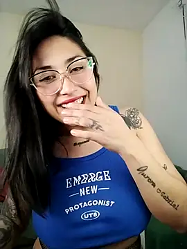 Snapshot of Chinitaaa28 chatting on November 8, 2025, 4:29 pm Chinitaaa28 online show from November 8, 2025, 4:29 pm