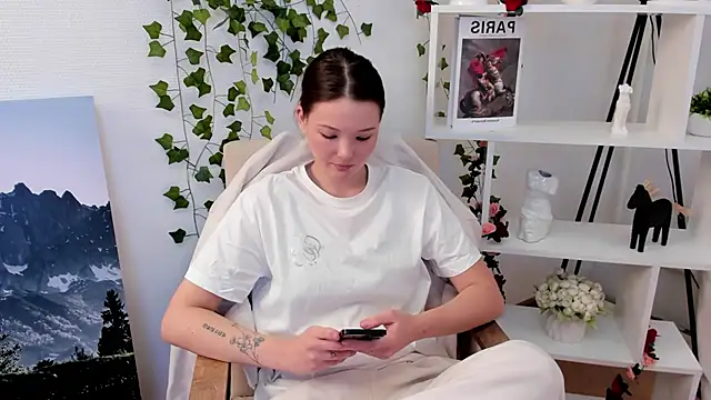 Snapshot of TeressaGimar chatting on October 19, 2025, 5:41 am TeressaGimar online show from October 19, 2025, 5:41 am