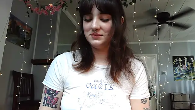 Trickylucy555 online show from June 17, 2026, 6:42 pm