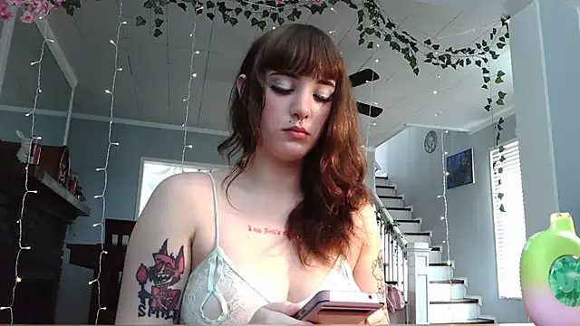 Trickylucy555 online show from August 6, 2026, 5:37 pm