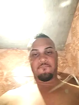 Jonathanbarreto online show from November 4, 2025, 1:05 am