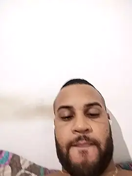 Jonathanbarreto online show from April 9, 2026, 3:28 am