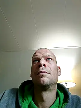 Snapshot of Kinky_Play1 chatting on October 19, 2025, 7:20 am Kinky Play1 online show from October 19, 2025, 7:20 am