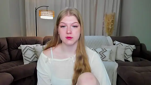 Snapshot of Stella_Light chatting on June 2, 2026, 11:34 am Stella Light online show from June 2, 2026, 11:34 am