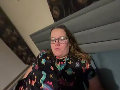 Scarletcum22 online show from December 17, 2025, 7:47 am