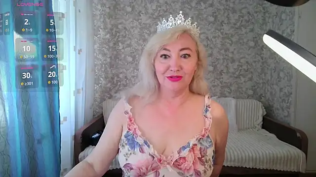 Snapshot of LadyKriss chatting on July 9, 2026, 5:00 am LadyKriss online show from July 9, 2026, 5:00 am