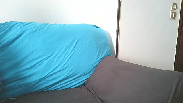 Snapshot of CindiBibi chatting on October 25, 2025, 8:33 am CindiBibi online show from October 25, 2025, 8:33 am