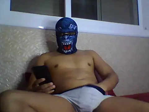 Snapshot of thehardmoroccan93 chatting on October 24, 2025, 2:24 pm thehardmoroccan93 online show from October 24, 2025, 2:24 pm