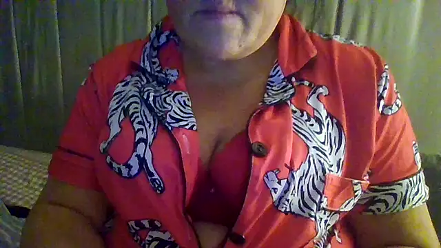 Snapshot of Busty-Phoenix42 chatting on October 19, 2025, 8:31 pm Busty-Phoenix42 online show from October 19, 2025, 8:31 pm