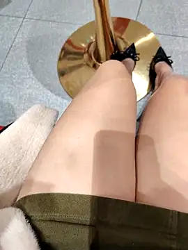 Snapshot of Mina-02 chatting on February 9, 2026, 9:24 am Mina-02 online show from February 9, 2026, 9:24 am