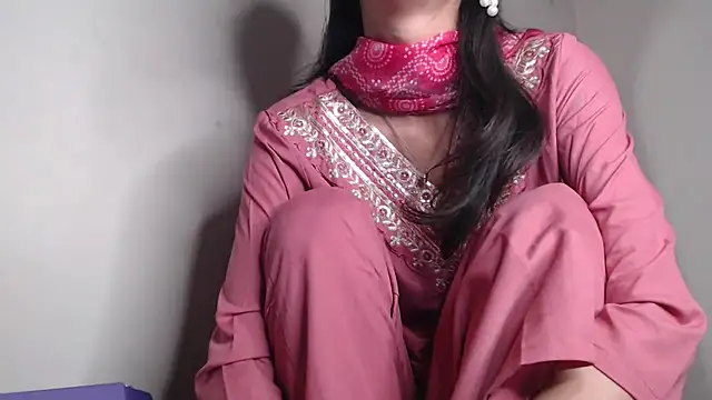 Hottie hania online show from February 11, 2026, 6:13 pm