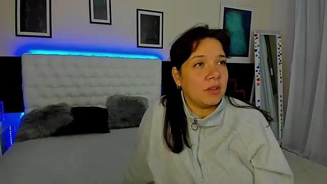 JulietteHarley online show from October 20, 2025, 2:17 pm