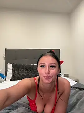 AlexandraLovex online show from October 27, 2025, 11:31 pm