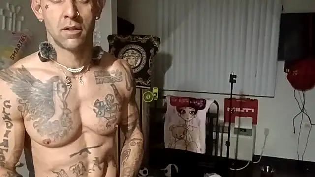 alphacloudGod online show from November 5, 2025, 1:49 am