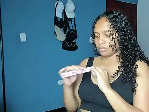 Snapshot of Angel-love02 chatting on November 4, 2025, 12:59 pm Angel-love02 online show from November 4, 2025, 12:59 pm